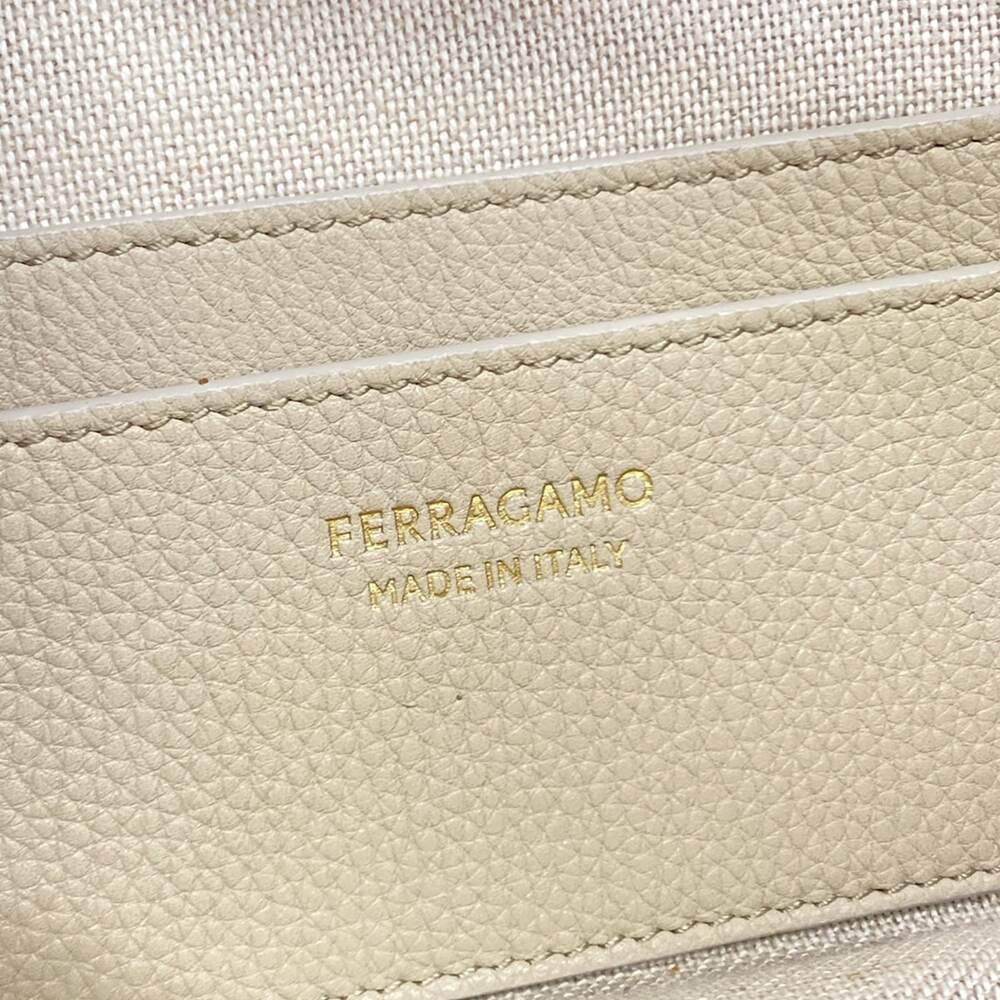 Salvatore Ferragamo Hobo Bag (S) Shoulder Bag 219873 Stone (light beige) - Picture 9 of 15
